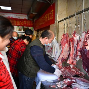 新店開業(yè)送白菜，這個老板的生意火了