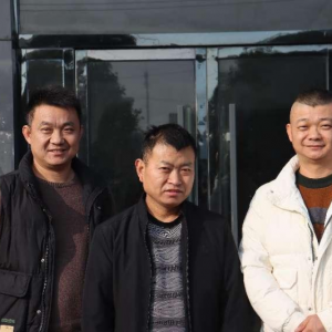 和睦兄弟三十年不分家，撐起父母晚年幸福生活——潁上縣謝橋鎮(zhèn)姜允紅三兄弟的故事